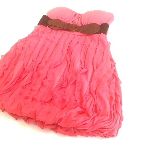 Coral Ruffled Strapless Top With Belt - Picture 2 of 4